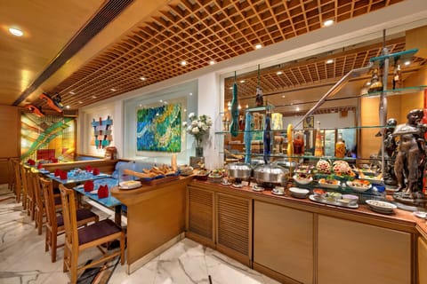 Daily buffet breakfast for a fee