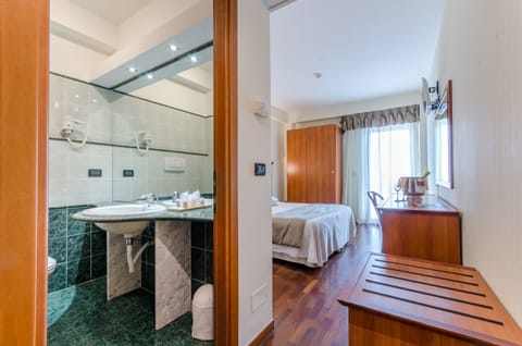 Double Room | Pillowtop beds, minibar, in-room safe, desk