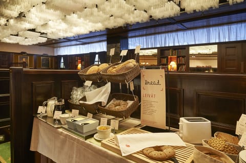 Daily buffet breakfast (EUR 21 per person)