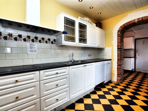 House | Private kitchen | Highchair