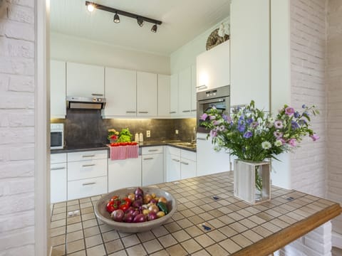 House | Private kitchen | Highchair