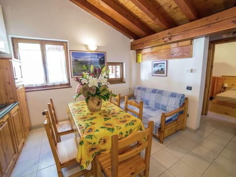 Apartment | Dining