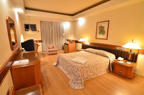 Deluxe Double Room, 1 Double Bed | Premium bedding, minibar, desk, blackout drapes