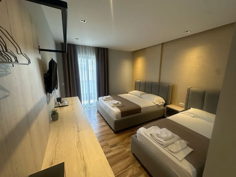 Triple Room, Balcony | Soundproofing, free WiFi
