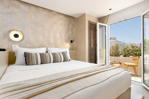 Executive Studio Suite | Premium bedding, pillowtop beds, minibar, in-room safe