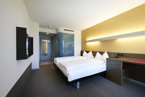 Double Room (Room Selected at Check-In) | Hypo-allergenic bedding, minibar, in-room safe, desk