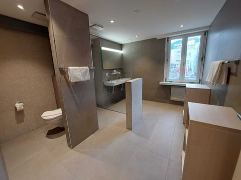 Suite | Bathroom | Hair dryer, bathrobes, heated floors, towels
