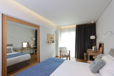 Urban Chic Room | In-room safe, desk, blackout drapes, soundproofing