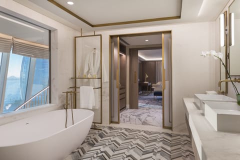 Presidential Suite | Bathroom | Separate tub and shower, deep soaking tub, rainfall showerhead