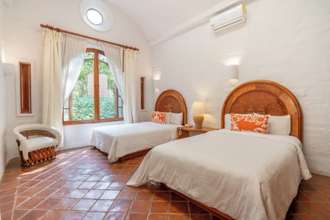 Villa | Premium bedding, down comforters, Select Comfort beds