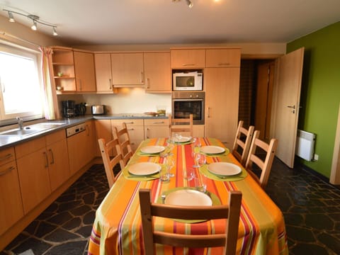 House | Private kitchen | Highchair