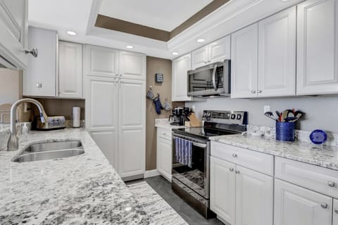 New (2021) black stainless kitchen appliances.