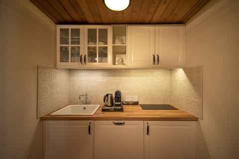 Panoramic Condo | Private kitchen | Electric kettle