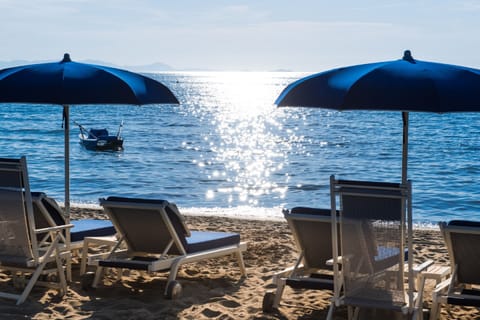 Private beach nearby, beach cabanas, sun loungers, beach umbrellas