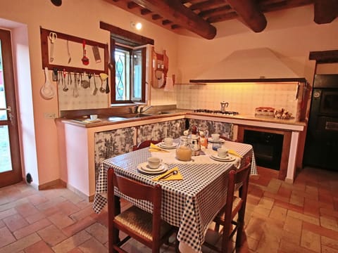 House | Private kitchen | Cookware/dishes/utensils