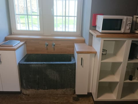 House | Private kitchen | Stovetop, coffee/tea maker, highchair