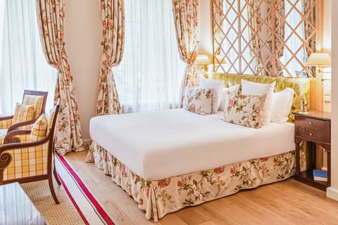 Deluxe Double Room | Hypo-allergenic bedding, Select Comfort beds, minibar, in-room safe