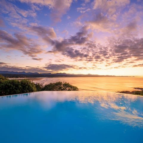 2 outdoor pools, pool umbrellas, sun loungers