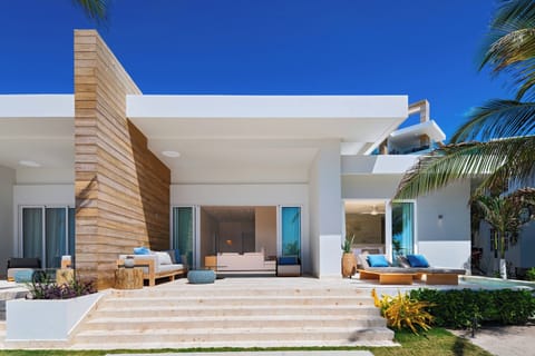 Villa, 3 Bedrooms,Oceanfront (with Plunge Pool)  | Balcony