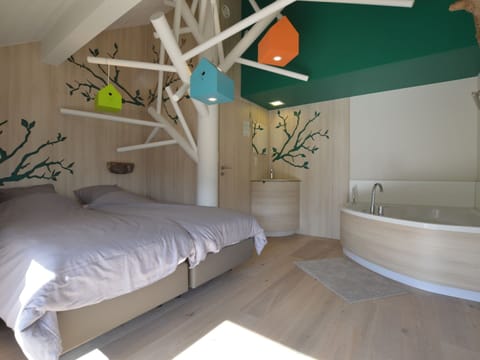 House | 4 bedrooms, individually furnished, bed sheets