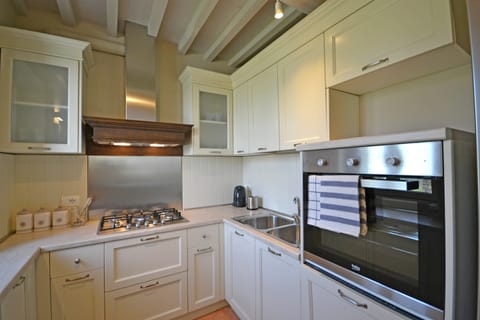 House | Private kitchen