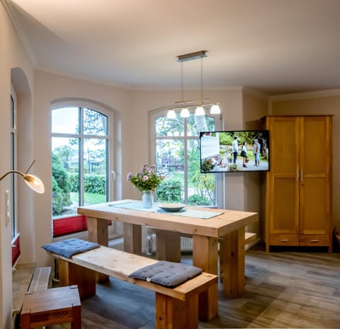 Bungalow | Dining