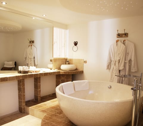 Free toiletries, towels