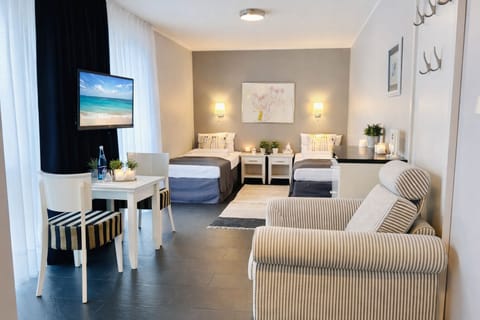 Classic Twin Room | Egyptian cotton sheets, premium bedding, in-room safe