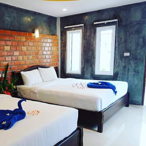 Desk, blackout drapes, free WiFi, bed sheets