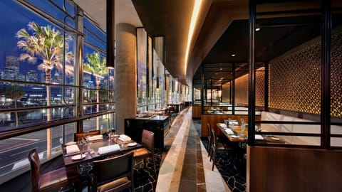 9 restaurants; breakfast, lunch, and dinner served