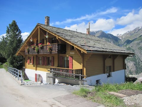 House, Property, Building, Mountain Range, Alps, Cottage, Roof, Mountain, Home, Rural Area