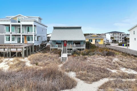 Exterior - Oceanfront / Beach Access