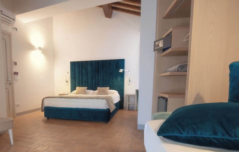 Romantic Studio Suite | Premium bedding, down comforters, memory foam beds, minibar