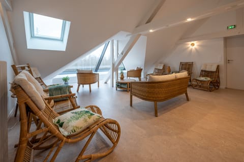 Couples treatment rooms, sauna, hot tub, steam room, Turkish bath