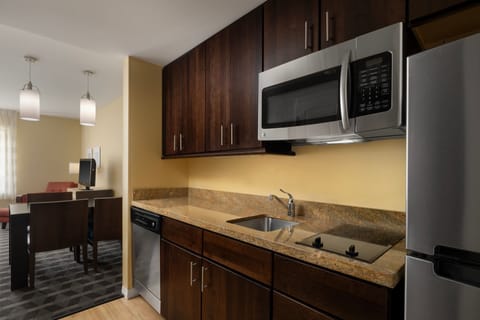 Studio Suite, 2 Queen Beds | Private kitchen | Fridge, microwave, stovetop, dishwasher