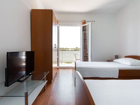 Apartment | 4 bedrooms, bed sheets
