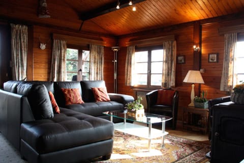 Chalet | Living area