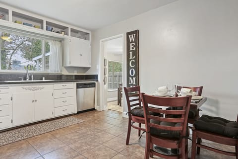 barista table, seats 4