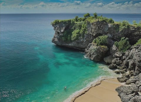 Beach nearby, white sand, sun loungers, beach umbrellas
