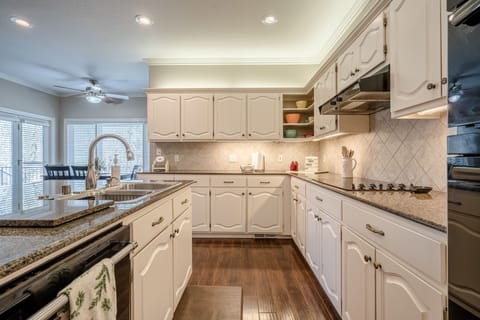 New kitchen cabinets installed since this picture