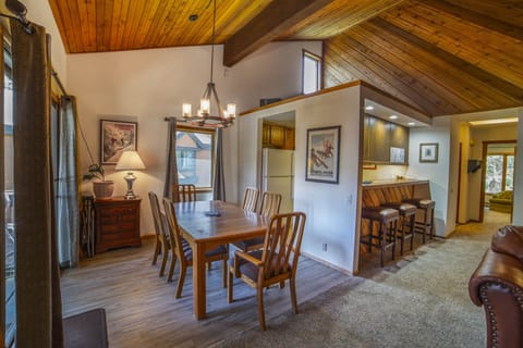 Open floorplan with vaulted ceilings