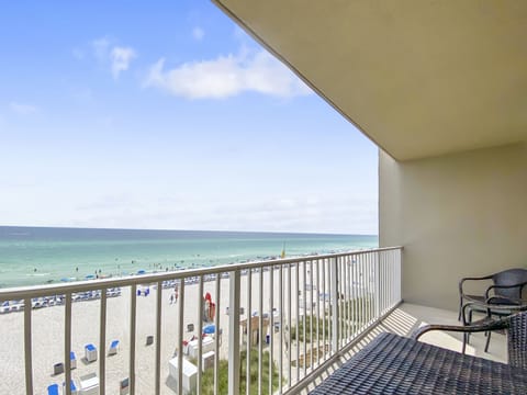 Tidewater #311 | Outdoor Sitting Area