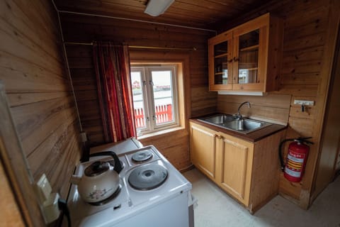 Beach House | Minibar, bed sheets