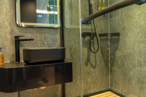 Panoramic Cabin | Bathroom