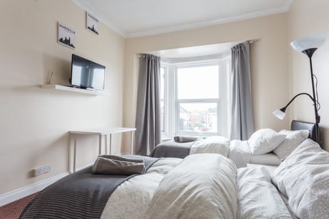 Traditional Triple Room (Extra Large Bed) | Iron/ironing board, free WiFi, bed sheets