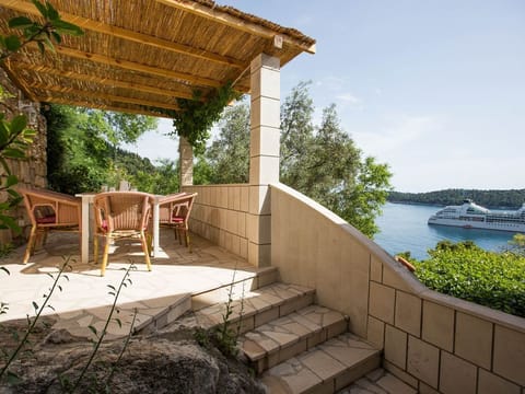 Terrace of apt Kate