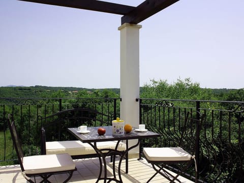 Villa | Dining