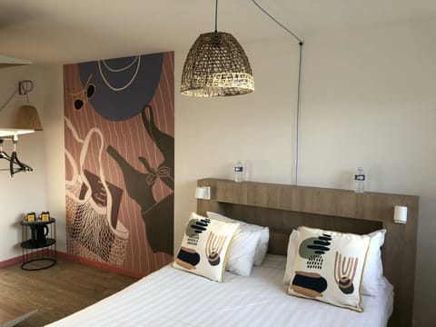 Superior Double Room, 1 Queen Bed, Non Smoking, Garden View | Memory foam beds, individually furnished, desk, laptop workspace