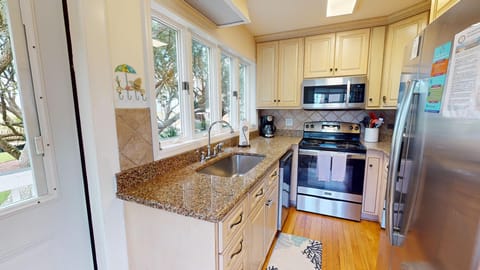 1505-Forrest-Kitchen