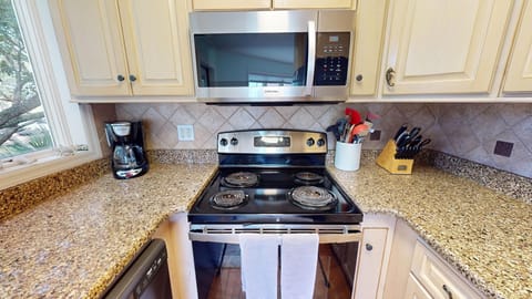 1505-Forrest-Kitchen